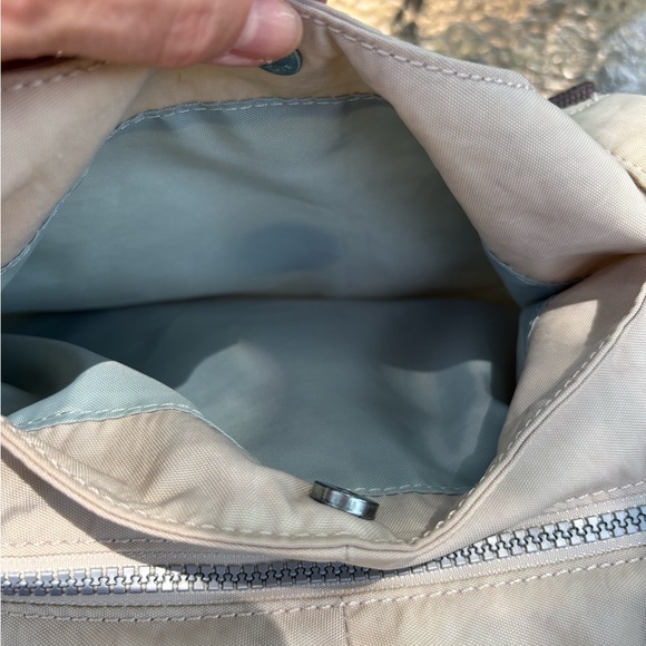 Kipling Cream and Brown Shoulder Bag with Slouchy Design - Picture 8 of 12